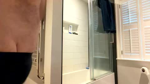 Snapshot of benz10001 chatting on June 2026 11:42:02 AM benz10001 online show from June 2026 11:42:02 AM