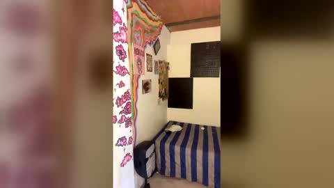 berenice_i online show from May 2026 06:47:02 PM