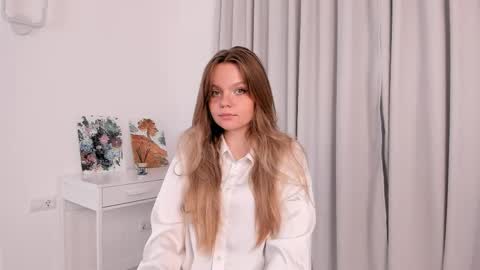 Julie online show from April 2026 06:23:01 PM