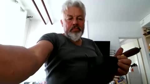 Snapshot of berg_boy chatting on March 2026 11:38:01 AM Martin online show from March 2026 11:38:01 AM
