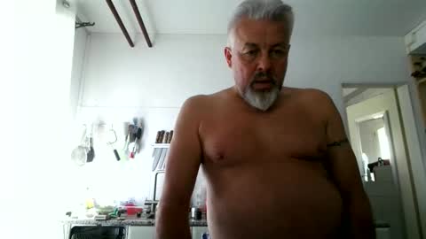 Snapshot of berg_boy chatting on April 2026 02:11:02 PM Martin online show from April 2026 02:11:02 PM