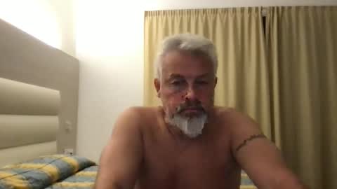Snapshot of berg_boy chatting on April 2026 09:04:02 PM Martin online show from April 2026 09:04:02 PM