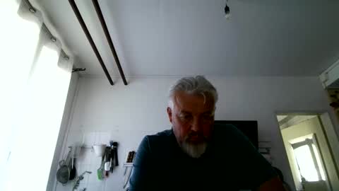 Snapshot of berg_boy chatting on April 2026 08:06:01 AM Martin online show from April 2026 08:06:01 AM