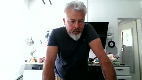 Snapshot of berg_boy chatting on April 2026 03:36:01 PM Martin online show from April 2026 03:36:01 PM