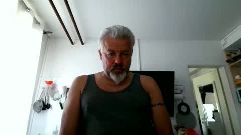 Snapshot of berg_boy chatting on May 2026 10:54:01 AM Martin online show from May 2026 10:54:01 AM