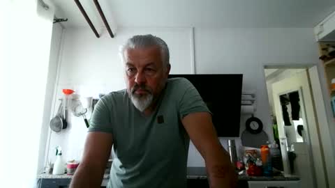 Snapshot of berg_boy chatting on May 2026 08:55:01 AM Martin online show from May 2026 08:55:01 AM