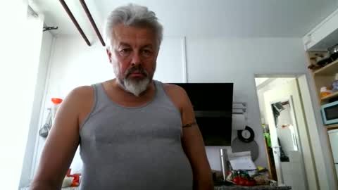 Snapshot of berg_boy chatting on June 2026 10:32:01 AM Martin online show from June 2026 10:32:01 AM
