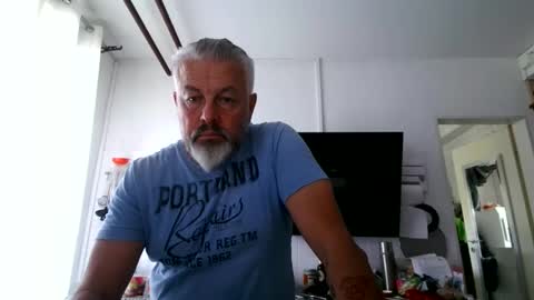 Snapshot of berg_boy chatting on June 2026 07:23:01 AM Martin online show from June 2026 07:23:01 AM