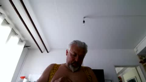 Snapshot of berg_boy chatting on July 2026 10:33:02 AM Martin online show from July 2026 10:33:02 AM