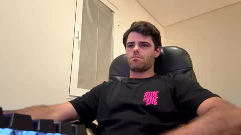 Berltex online show from November 2025 03:31:01 AM