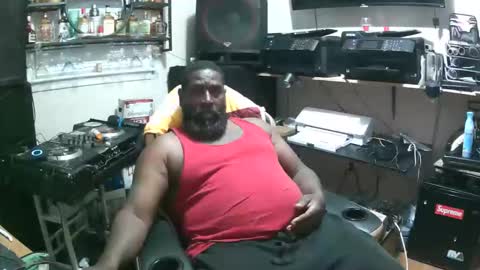 Snapshot of bernard0827 chatting on May 2026 12:26:01 AM bernard0827 online show from May 2026 12:26:01 AM