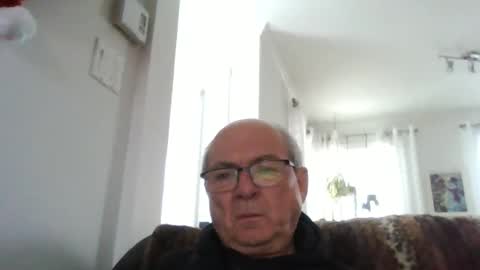 bernard1102 online show from November 2025 01:33:02 PM