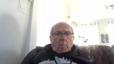 bernard1102 online show from December 2025 03:10:01 PM