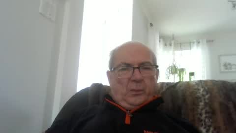 bernard1102 online show from June 2026 02:10:02 PM