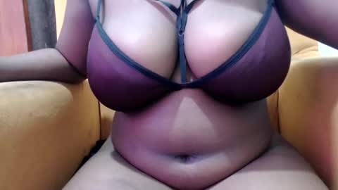 berrycany online show from April 2026 07:52:01 PM