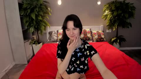 Violette online show from November 2025 06:56:02 AM