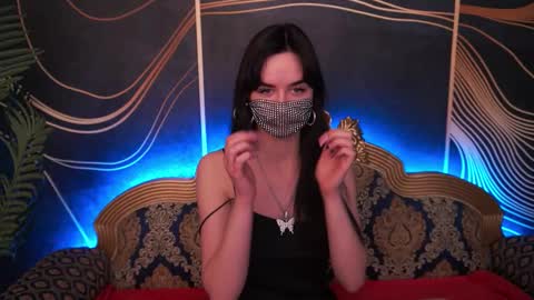 Violette online show from November 2025 09:15:01 PM