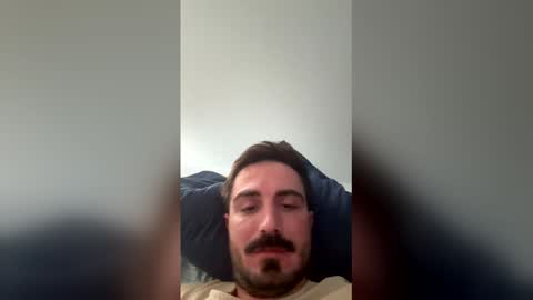 Snapshot of besle_10 chatting on May 2026 11:27:01 AM . online show from May 2026 11:27:01 AM