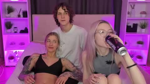 Danny and Kira online show from February 2025 08:43:02 PM