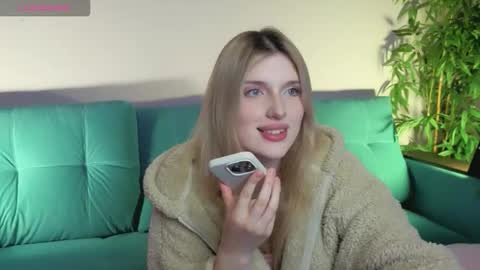 Danny and Kira online show from September 2025 02:51:01 PM