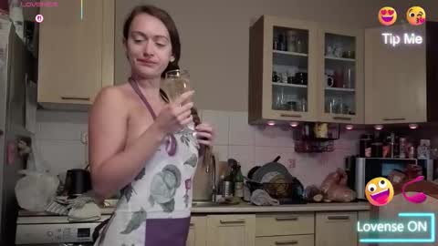 Adria online show from October 2025 06:38:02 PM