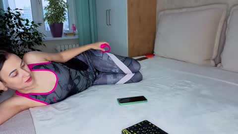 Snapshot of bestgirls2021 chatting on December 2025 03:03:02 AM Hellen and Natali online show from December 2025 03:03:02 AM