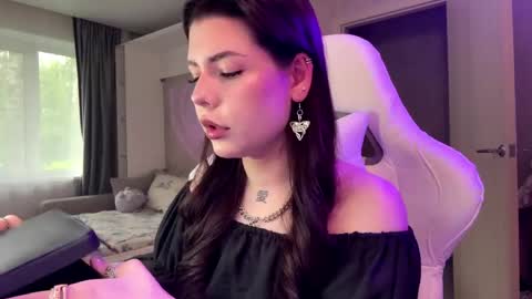 Snapshot of bethelsimensky chatting on June 2026 12:00:02 PM Airin online show from June 2026 12:00:02 PM