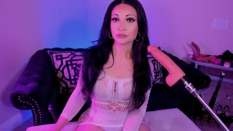 Snapshot of bettybishop chatting on September 2025 04:45:02 AM NatashaxoBangs online show from September 2025 04:45:02 AM
