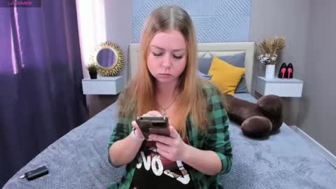 Mila Sweet online show from September 2025 04:35:02 AM