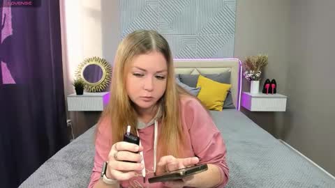 Mila Sweet online show from September 2025 04:47:01 AM