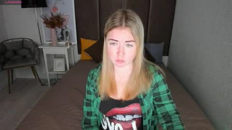 Mila Sweet online show from November 2025 04:45:02 AM