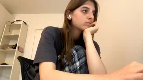 Lina online show from June 2026 04:18:01 PM