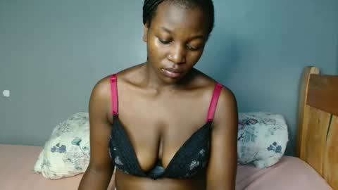 Snapshot of beverly_bay chatting on May 2026 12:02:02 PM beverly online show from May 2026 12:02:02 PM