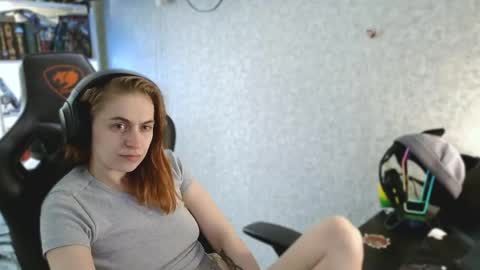 Snapshot of beverly_yay chatting on April 2026 12:29:02 PM beverly_yay online show from April 2026 12:29:02 PM