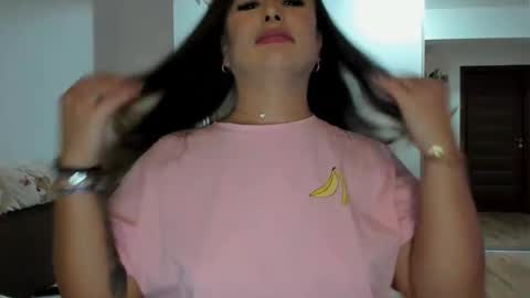   BeyonceDoll       Twitter DollBeyonce    online show from November 2025 08:55:01 PM