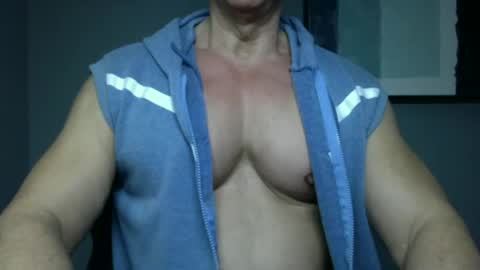 BGDKMUSCLEGUY - SELECTED BY CHATURBATE AS A TOP BROADCASTER FOR 2023 online show from March 2025 01:03:02 AM