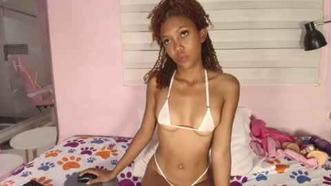 biancaa__18 online show from October 2025 07:22:01 PM