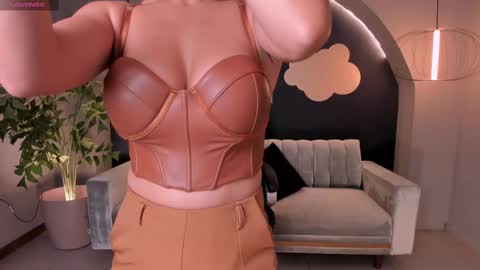 Snapshot of biancapierce_ chatting on February 2025 12:11:02 PM Bianca Pierce online show from February 2025 12:11:02 PM