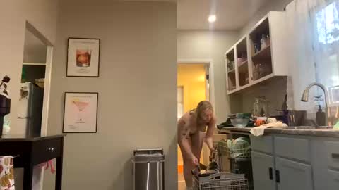 Ellie  online show from October 2025 08:51:02 PM