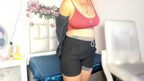 bibiana_js_ online show from December 2025 12:33:02 PM