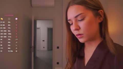 Ophelia online show from November 2025 03:43:02 PM