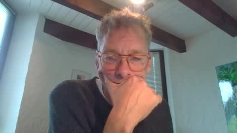 Snapshot of bicolonback4 chatting on October 2025 01:09:02 PM bicolonback4 online show from October 2025 01:09:02 PM