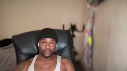 Snapshot of bigbackwoodcali chatting on December 2024 09:35:01 PM bigbackwoodcali online show from December 2024 09:35:01 PM