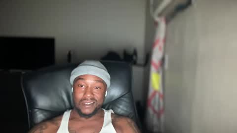 Snapshot of bigbackwoodcali chatting on January 2025 09:02:02 AM bigbackwoodcali online show from January 2025 09:02:02 AM