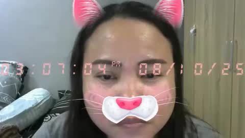 Snapshot of bigboobslyn chatting on October 2025 07:06:02 AM bigboobslyn online show from October 2025 07:06:02 AM
