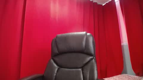 LaraFire online show from September 2025 11:23:02 AM