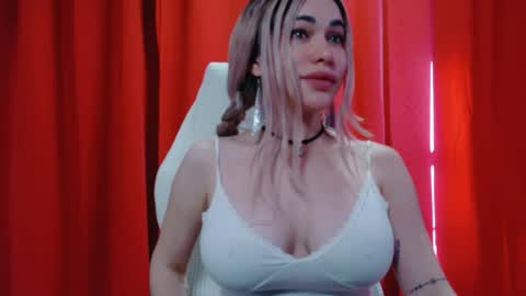 Snapshot of bigboobsstacy chatting on July 2026 11:39:02 AM LaraFire online show from July 2026 11:39:02 AM