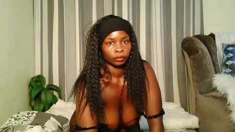 Vee online show from March 2026 12:03:01 AM