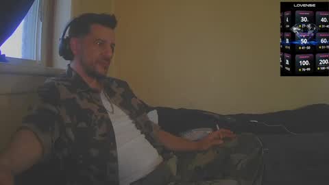 Jon - Im Straight online show from October 2025 07:36:02 PM