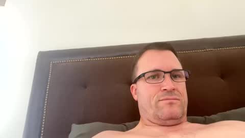 bigger22332233 online show from December 2024 06:42:01 PM